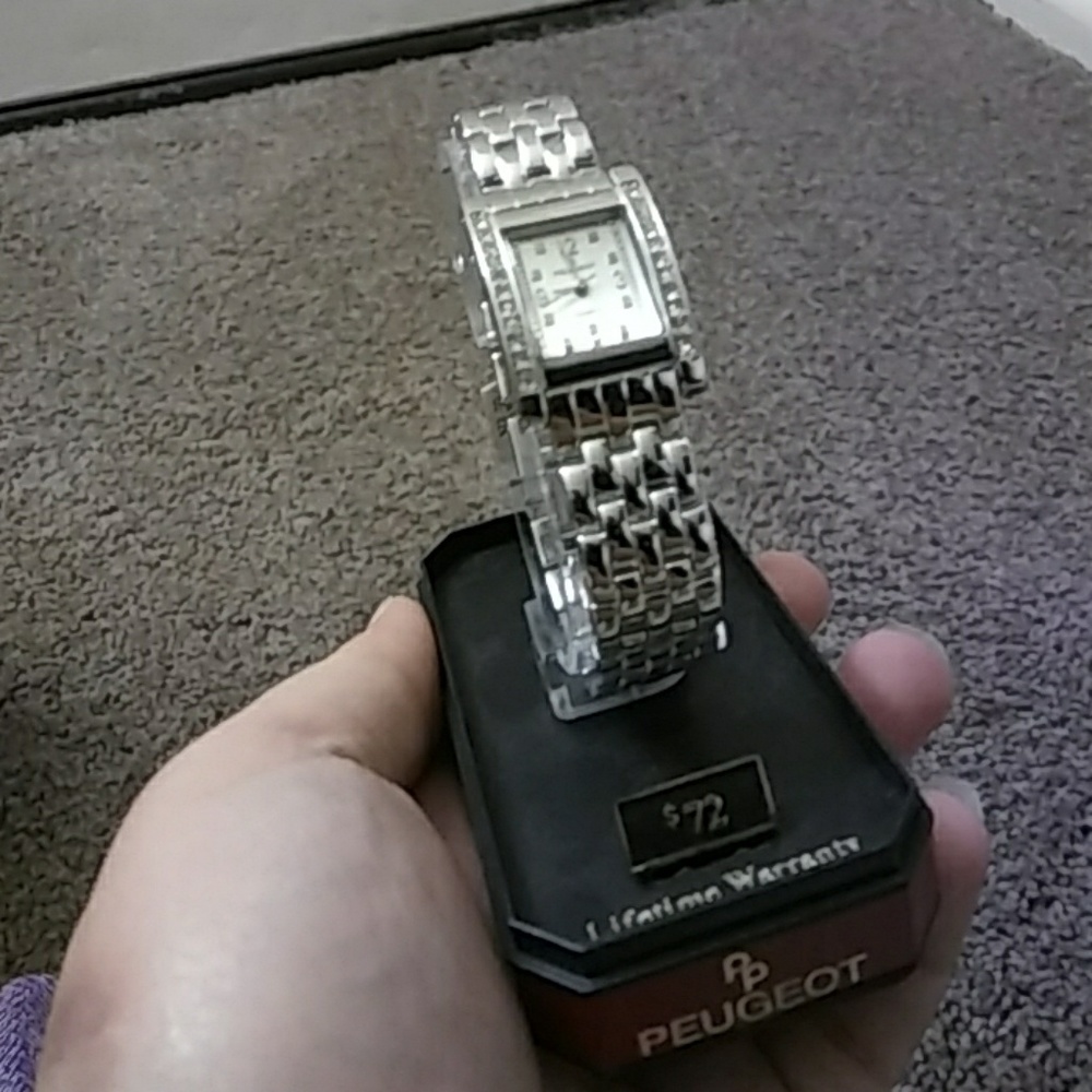 Peugeot watch